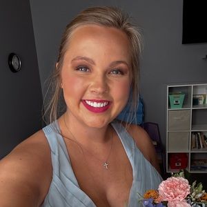 Meet your Posher, Olivia